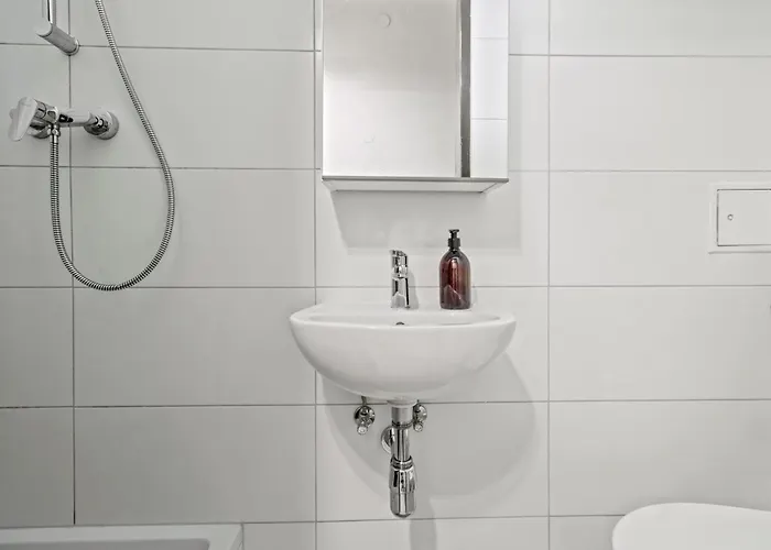 Near Mainstation I Urban Link I Free Wifi Apartment *
