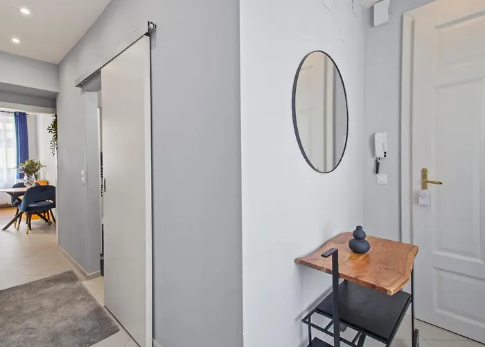 Near Mainstation I Urban Link I Free Wifi Apartment *