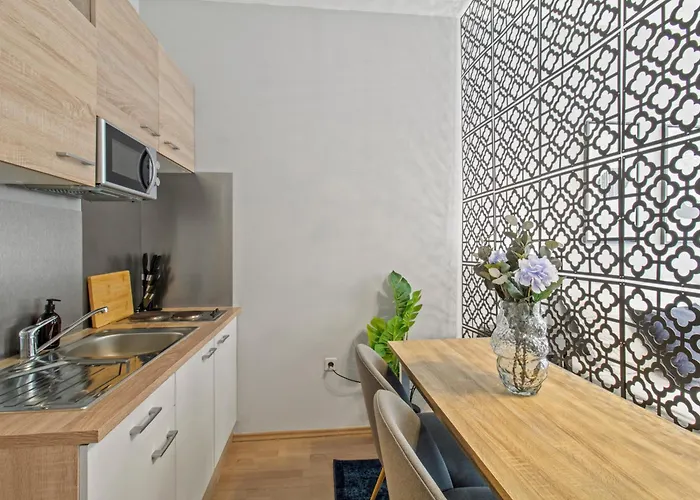 Near Mainstation I Urban Link I Free Wifi Apartment