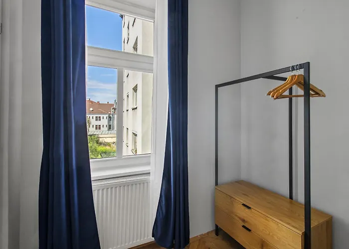 Near Mainstation I Urban Link I Free Wifi Apartment