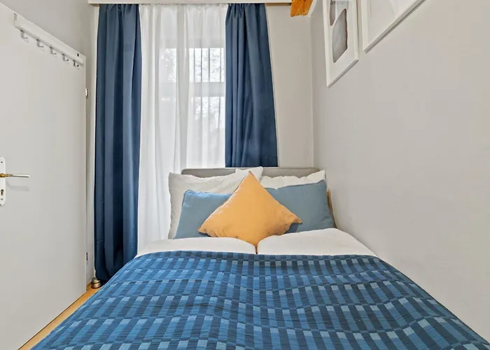 Near Mainstation I Urban Link I Free Wifi Apartment